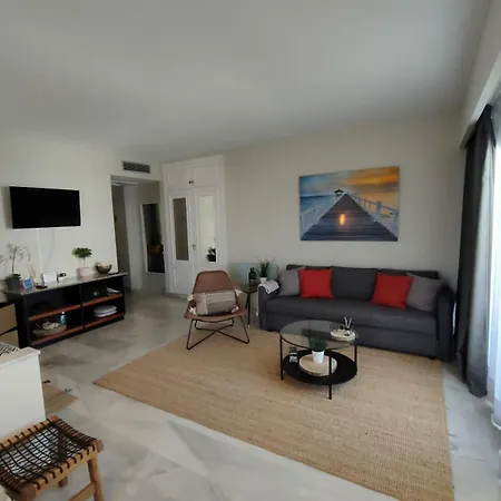 New & Beautiful Loft In Puerto Banus Apartamento