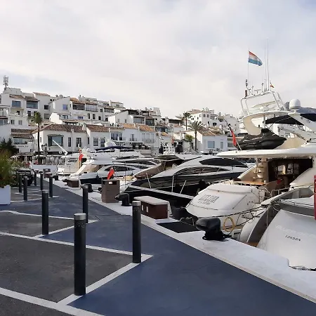 New & Beautiful Loft In Puerto Banus Apartamento